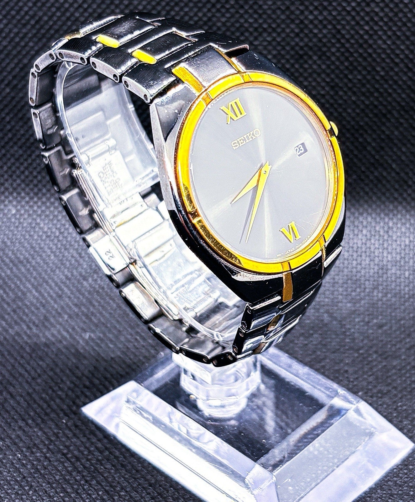 Vintage 1997 Seiko 7N39-0BD0 Two-Tone Black Gold Quartz Dress Watch 5.75” Wrist