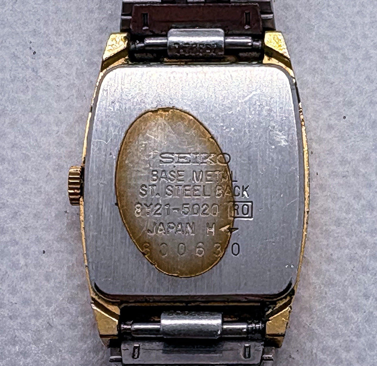 Vintage 1988 Seiko Ladies Watch 8Y21-5020 Gold Tone Tonneau Dial New Battery