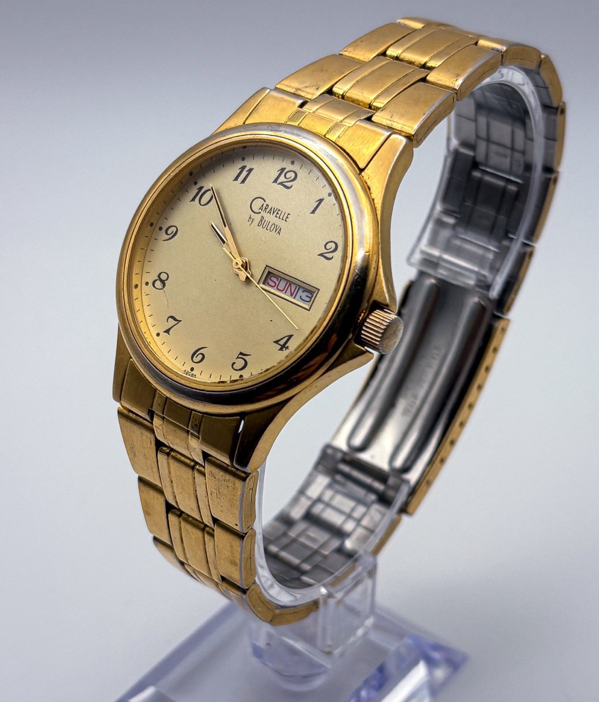 Vintage 1994 Caravelle by Bulova T4 Gold Quartz 35mm Mens Watch Day Date 42C85
