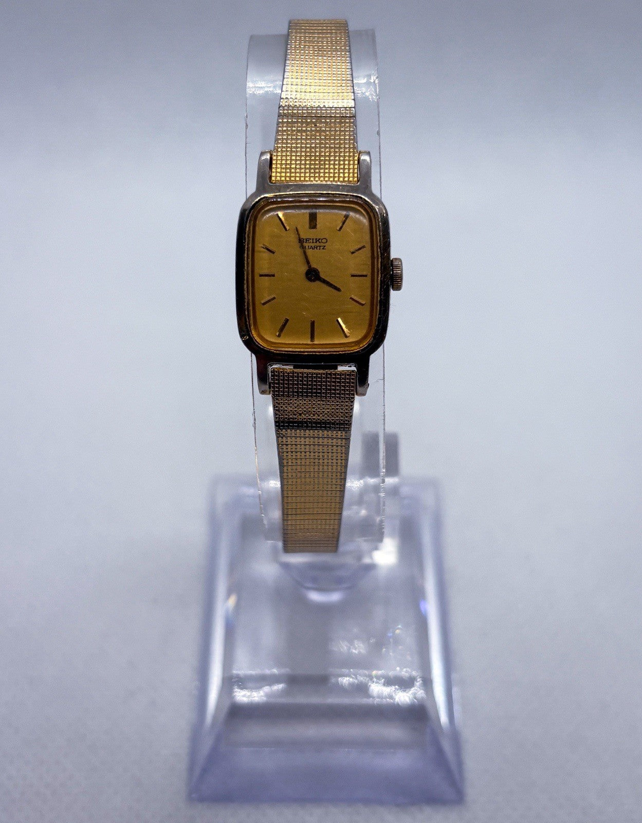 Vintage 1983 Seiko Ladies Watch 2C20-5320 Gold Tone Mesh Bracelet New Battery