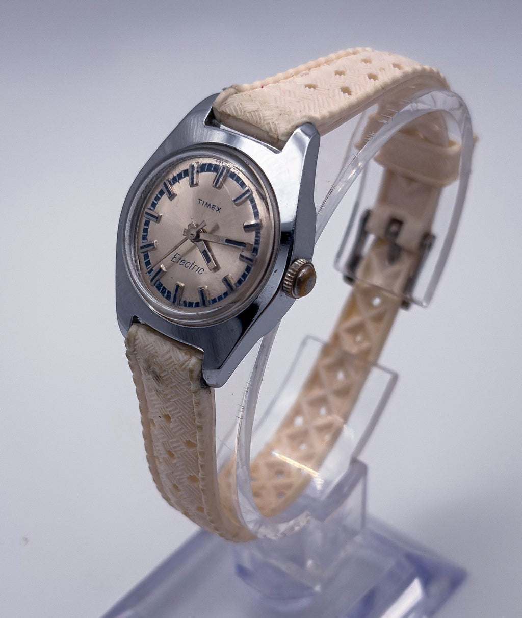 Vintage 1976 Timex Electric Ladies Watch 60351 06976 Blue Block Index Runs