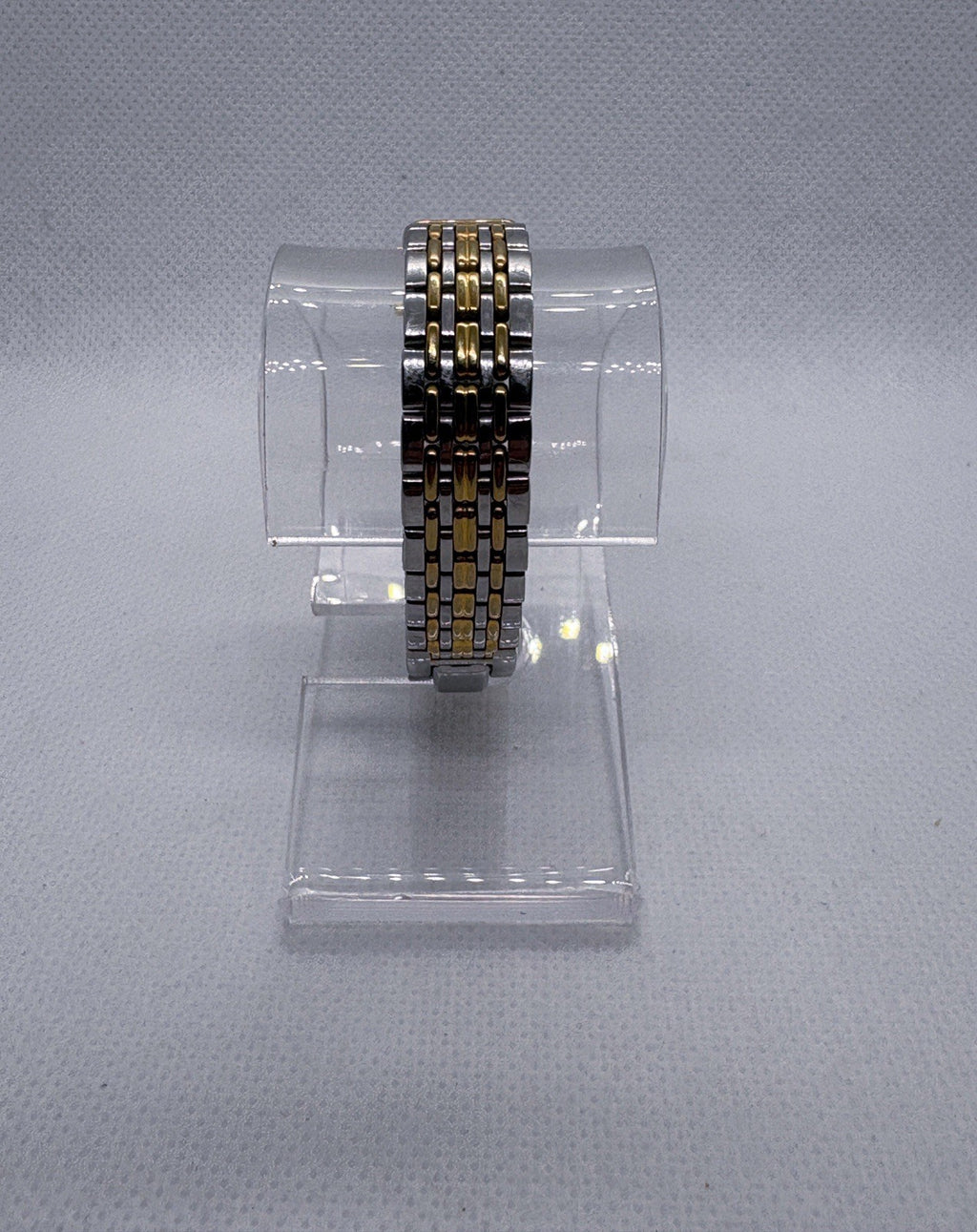 Vintage 1990 Seiko Women's Quartz Watch 13mm White Dial Two-Tone Tank Style 2E20-2761