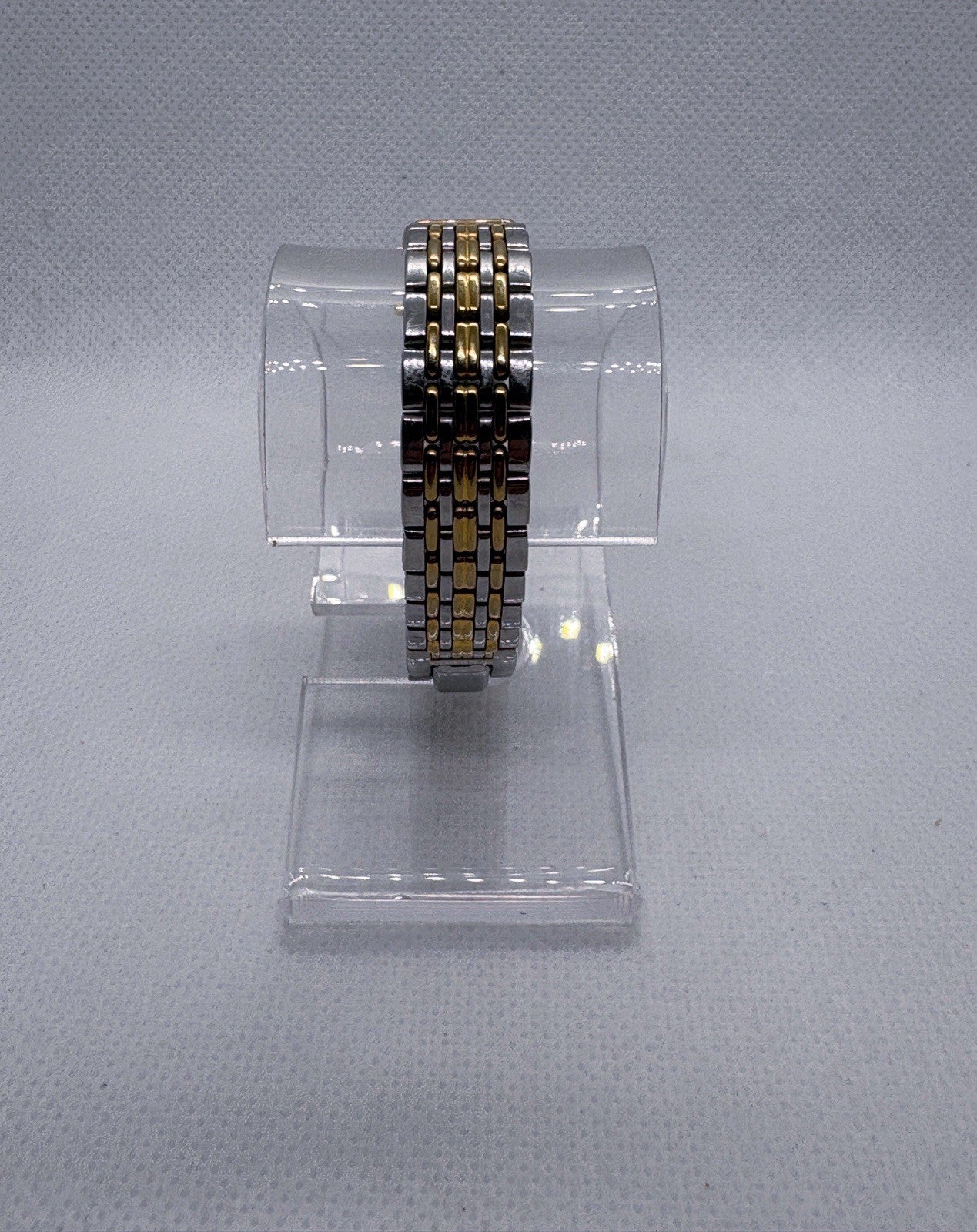 Vintage 1990 Seiko Women's Quartz Watch 13mm White Dial Two-Tone Tank Style 2E20-2761