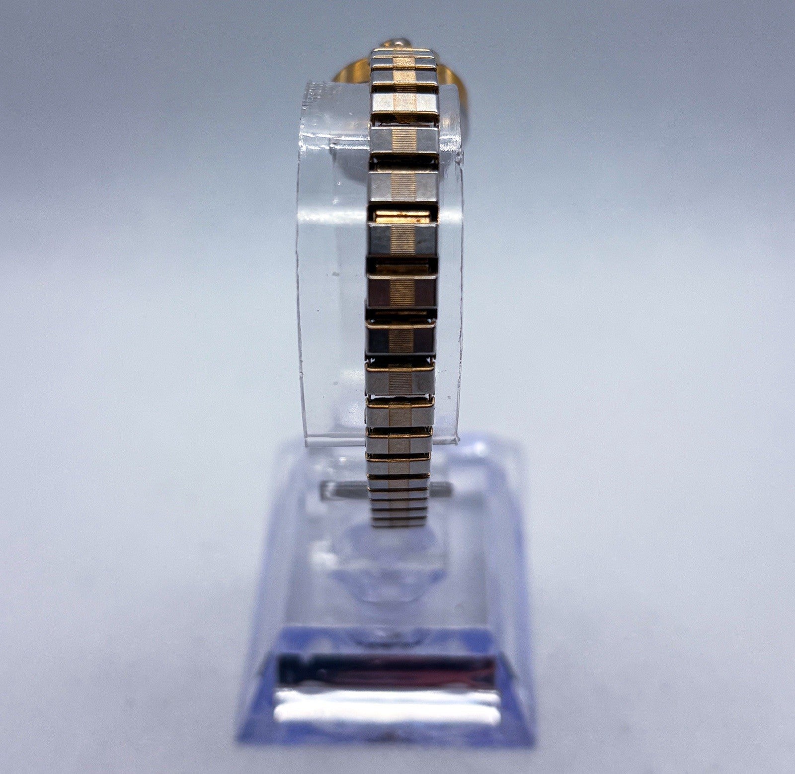 Vintage 1960s Unichron 17 Jewels Mechanical Women's Watch Gold Tone Manual Wind