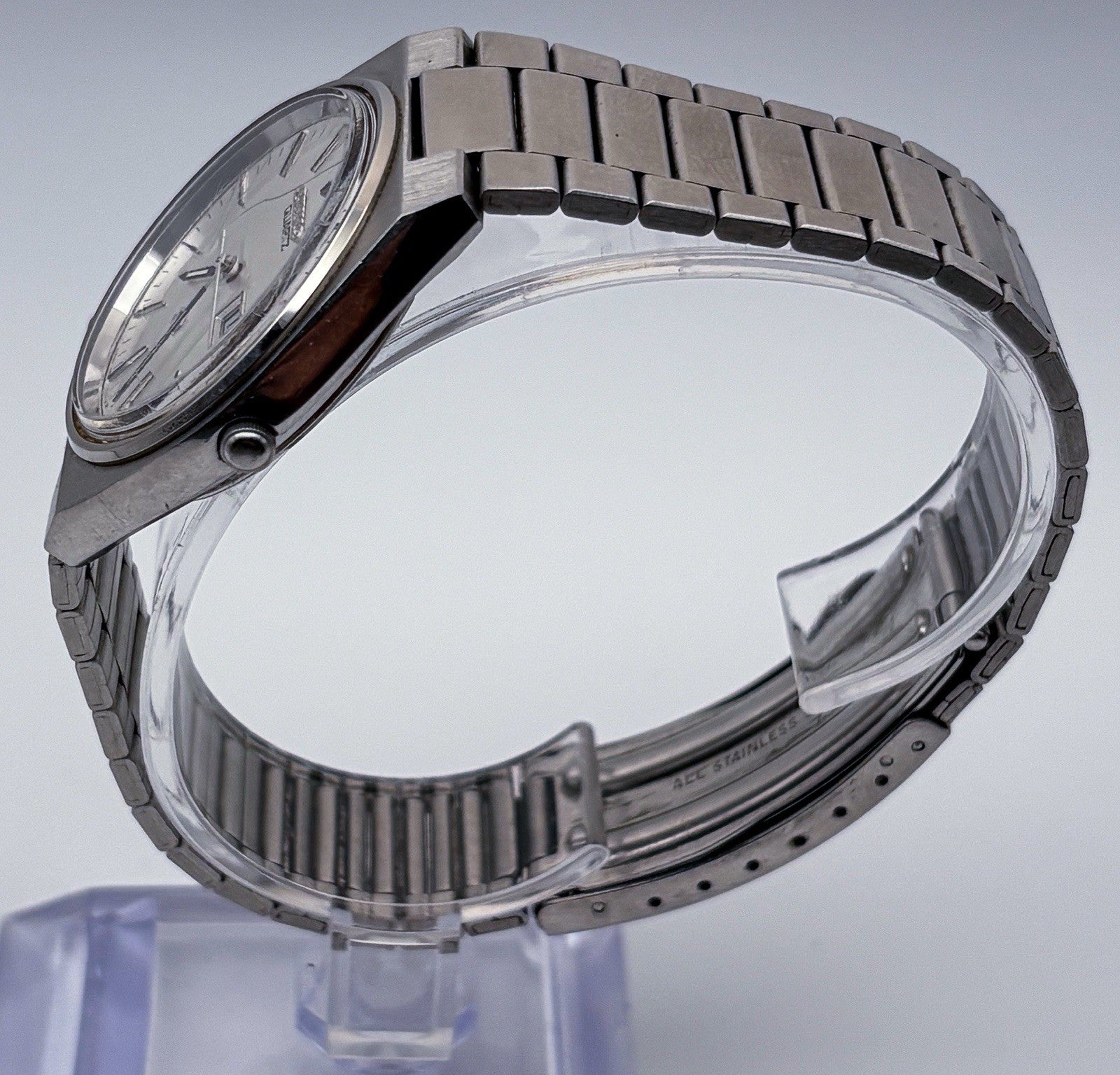 1981 Seiko SQ 8223-7149 Quartz 35mm Mens Watch Silver Sunburst Day Date