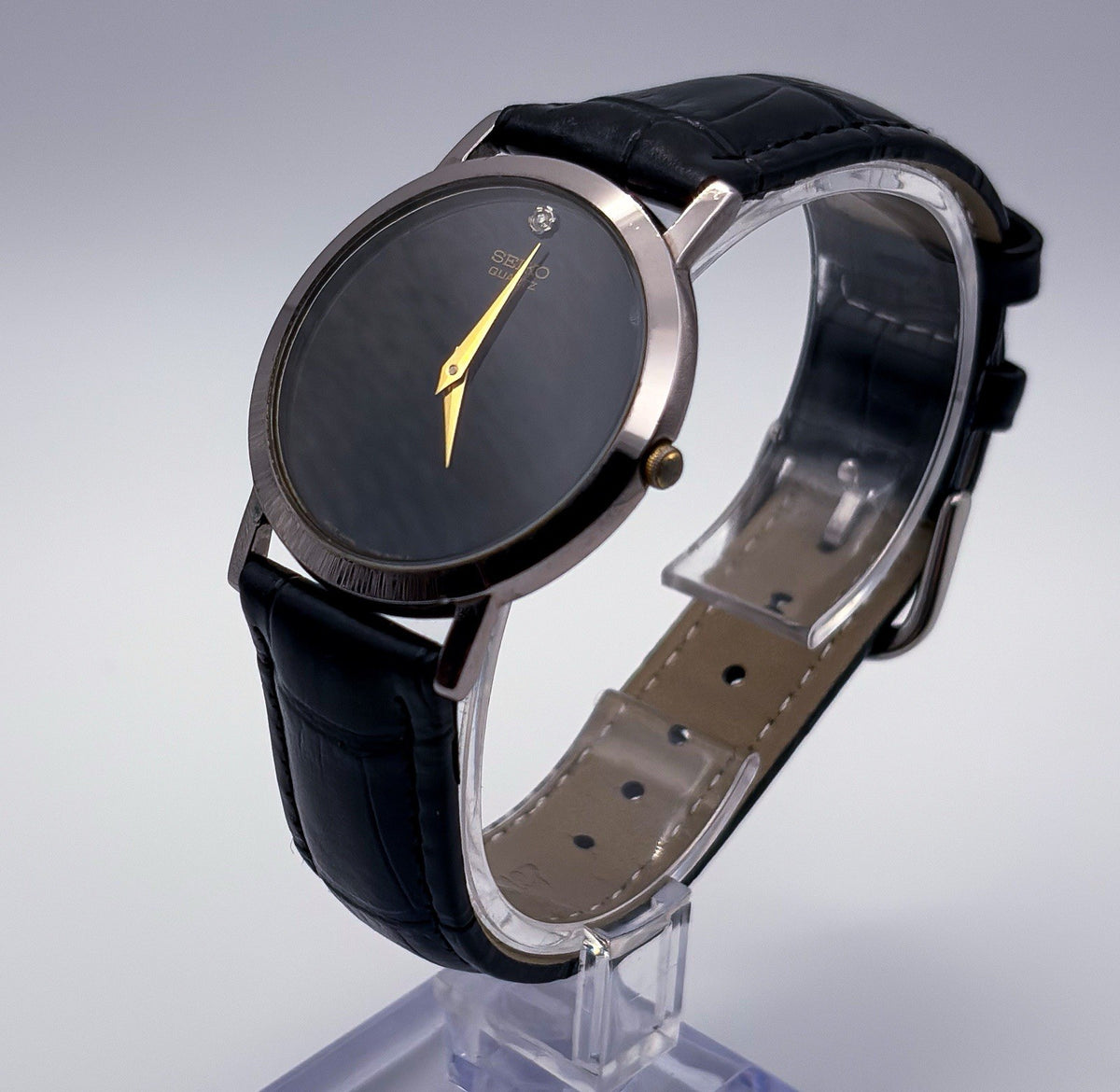 Vintage Seiko 7N00-8A49 Quartz Movt Japan Black Dial Diamond Marker Watch
