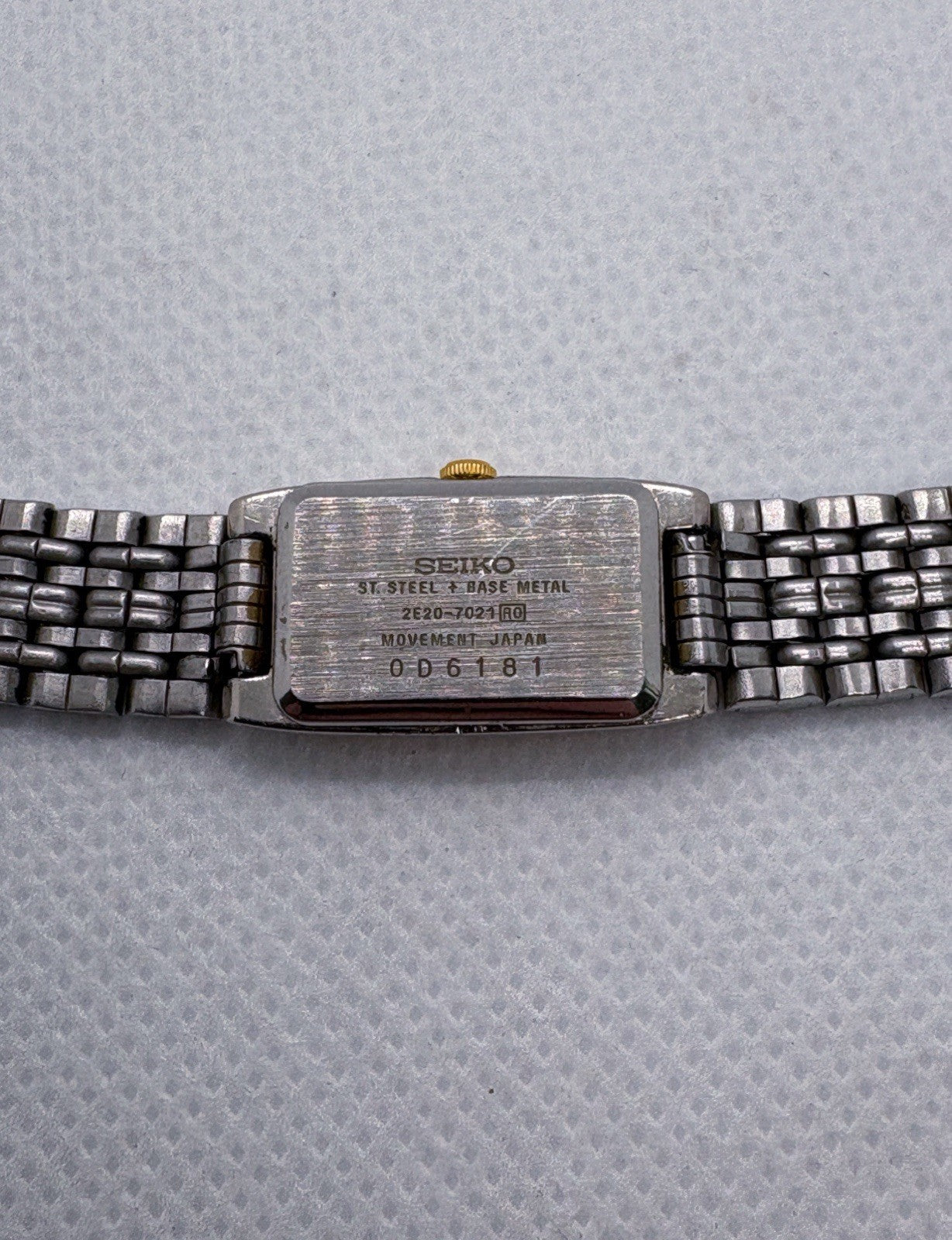 Vintage 1990 Seiko Women's Quartz Watch 13mm White Dial Two-Tone Tank Style 2E20-2761