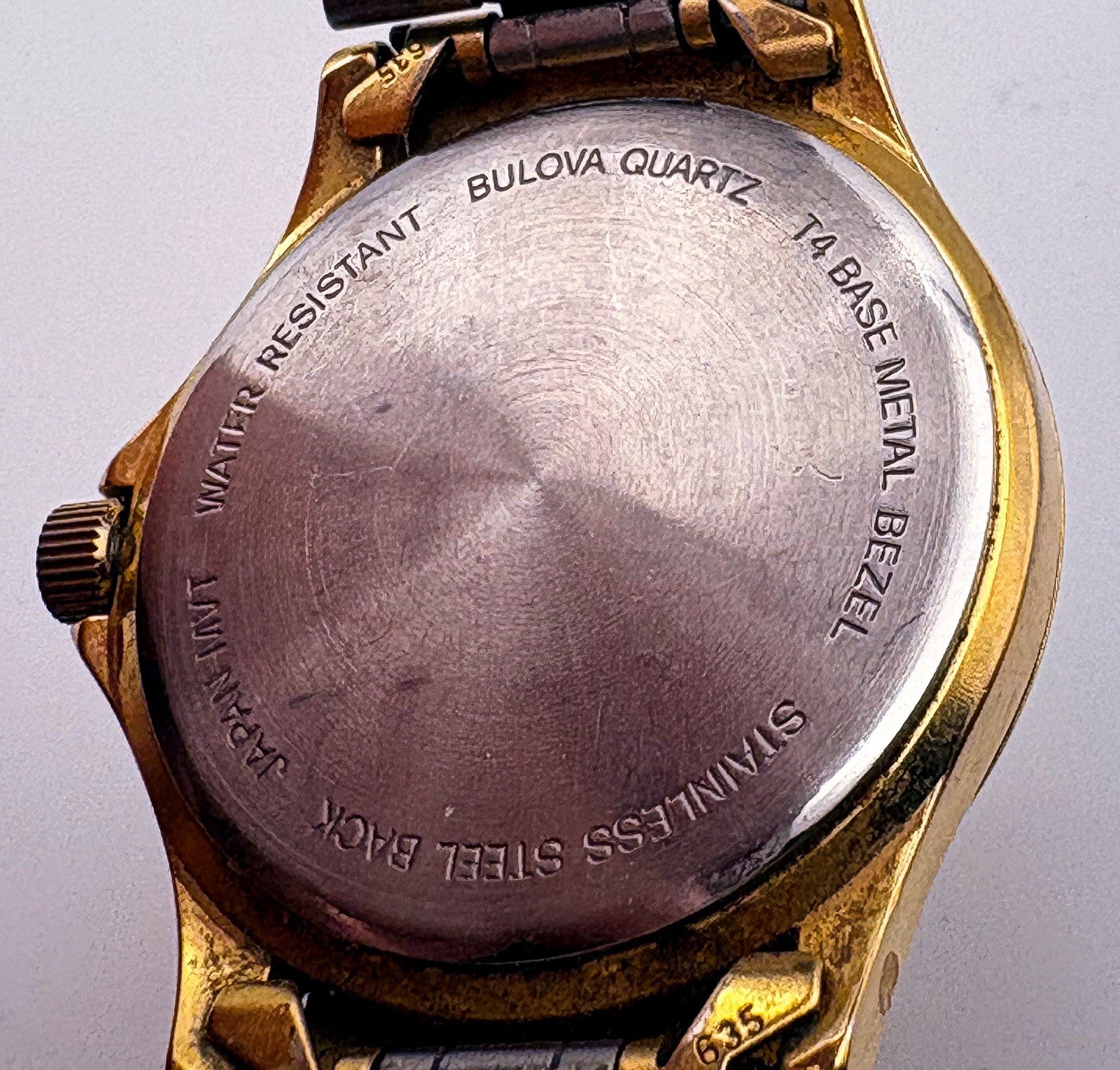 Vintage 1994 Caravelle by Bulova T4 Gold Quartz 35mm Mens Watch Day Date 42C85