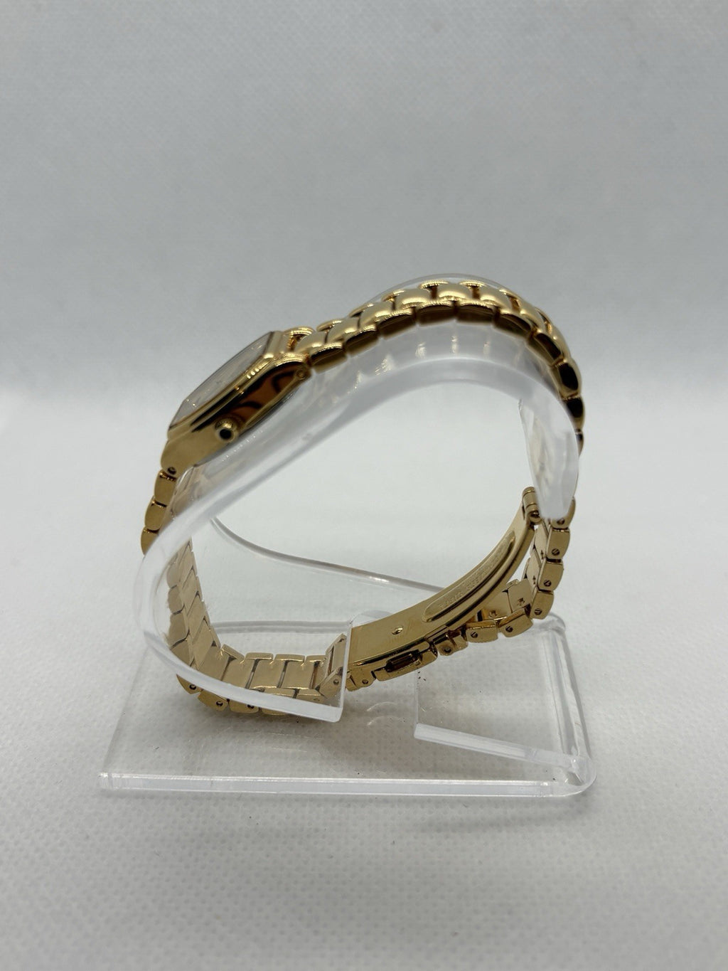 Elgin Ladies Analog Quartz Watch Gold Tone Oval Mother of Pearl Dial New Battery