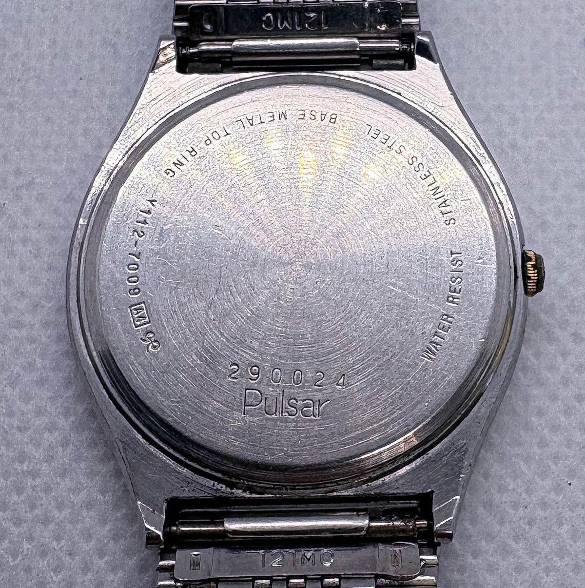 Vintage 1982 Pulsar by Seiko Quartz Men’s Watch Y112-7009 Gold Tone 34mm Date