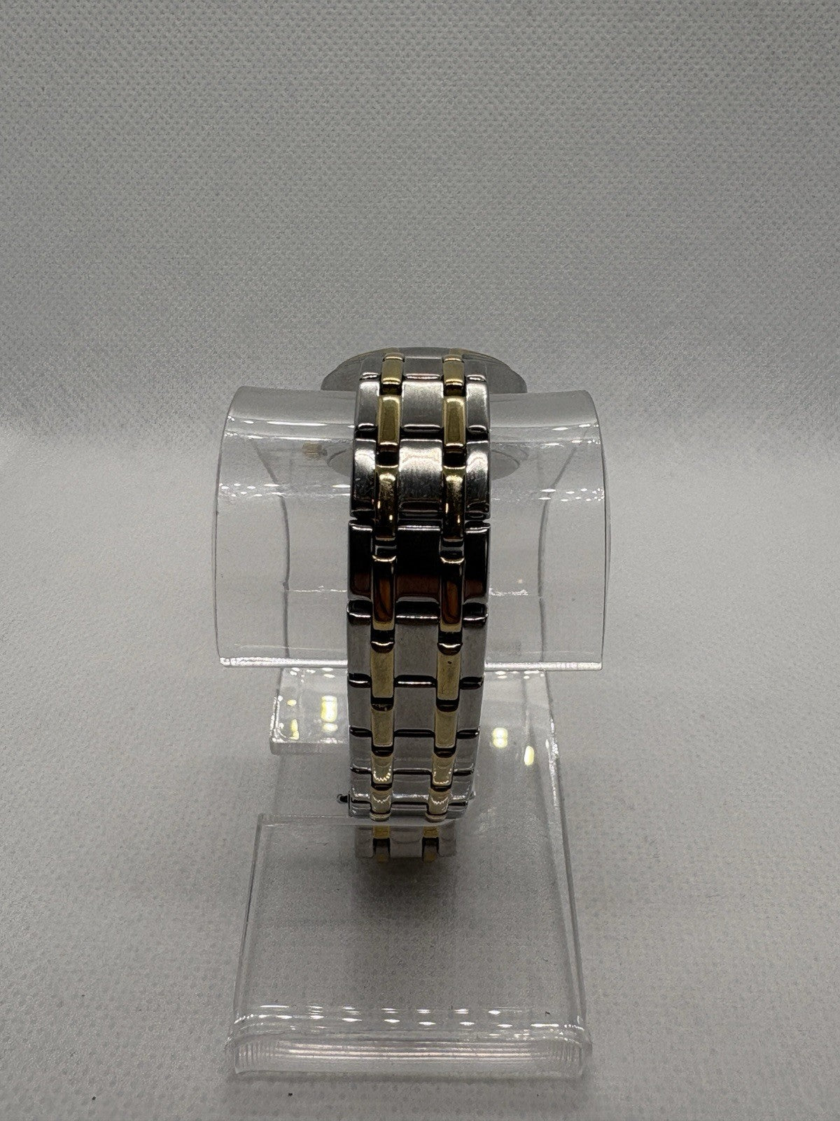 Timex Linwood Street Women’s Quartz Date Watch 25mm Case Gold Silver Two Tone