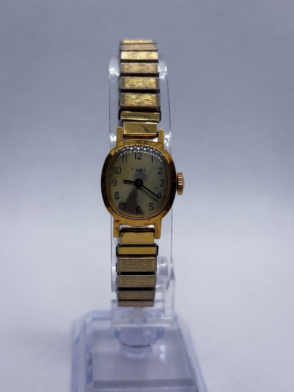 Vintage 1979 Timex Mechanical Watch 10218 Hand-Wind Gold Tone Oval Stretch
