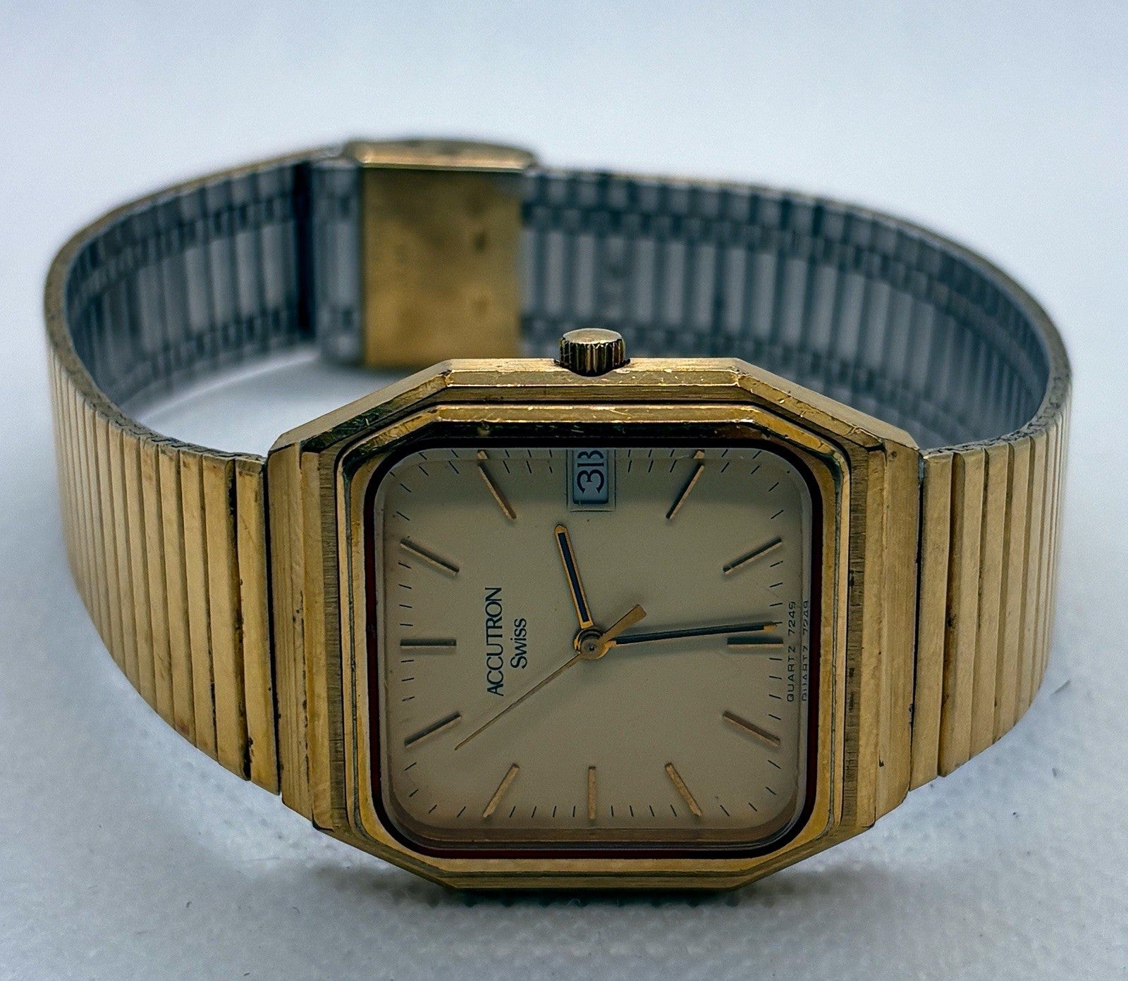 Vintage 1981 Bulova Accutron Swiss Quartz Square Watch 7249 P1 New Battery Runs