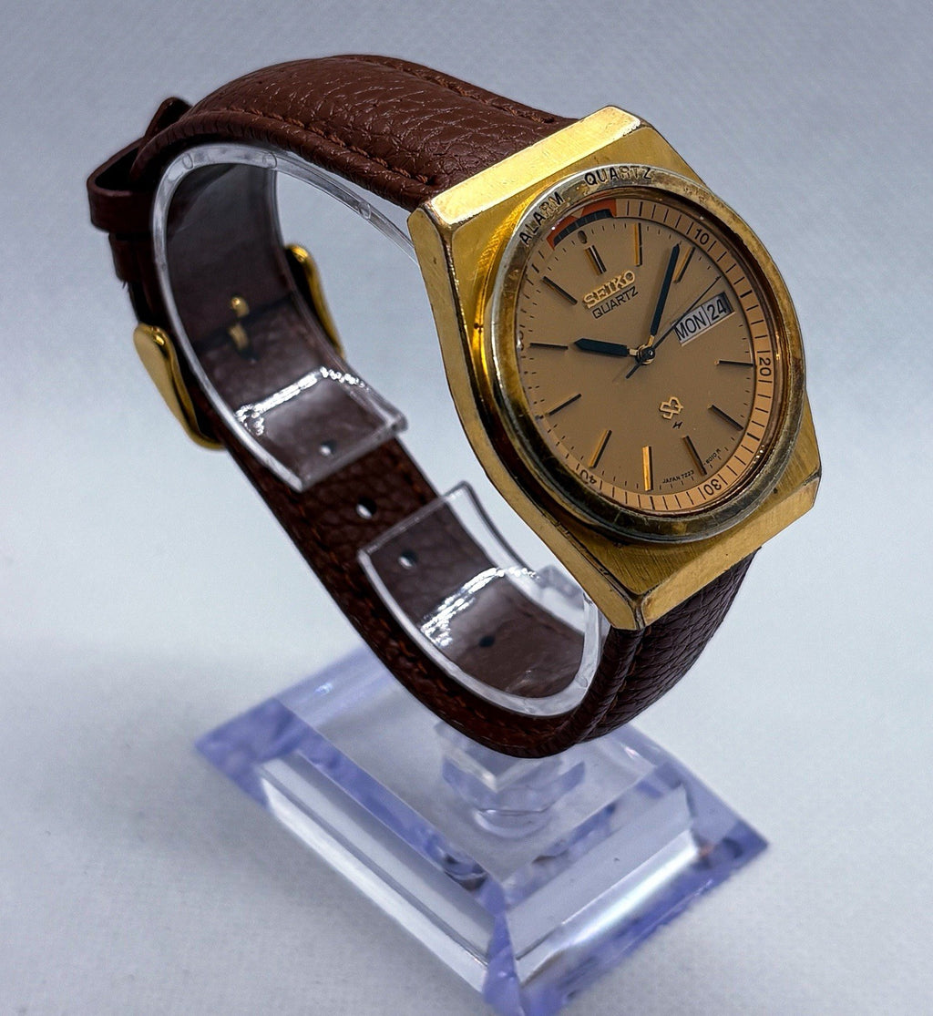 VTG 1980 Seiko SQ Alarm Quartz 7223-6019 Gold Tone Watch Original Bracelet Incl.