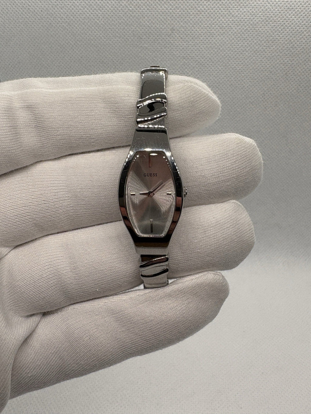 Guess G66163L Silver Tone Classic Bracelet Analog Women's Wristwatch