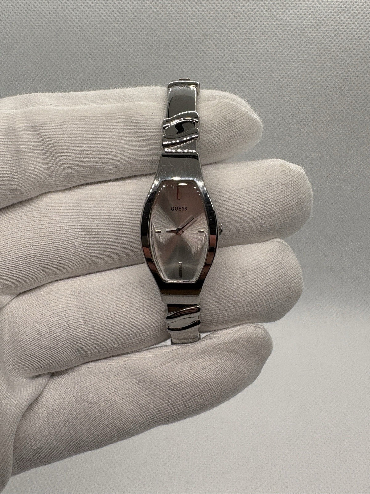 Guess G66163L Silver Tone Classic Bracelet Analog Women's Wristwatch