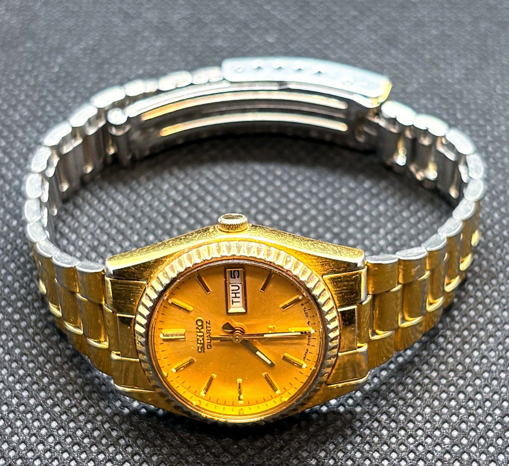 VTG 1991 Seiko SQ President Women's Watch Gold Fluted Bezel Day Date 3Y03-0169
