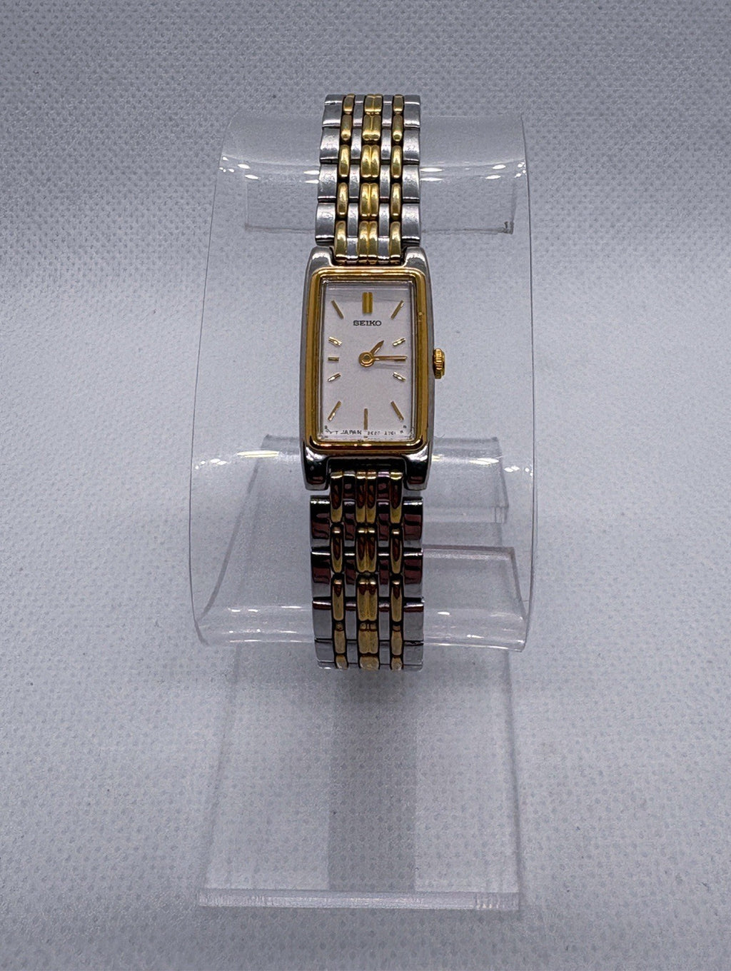 Vintage 1990 Seiko Women's Quartz Watch 13mm White Dial Two-Tone Tank Style 2E20-2761