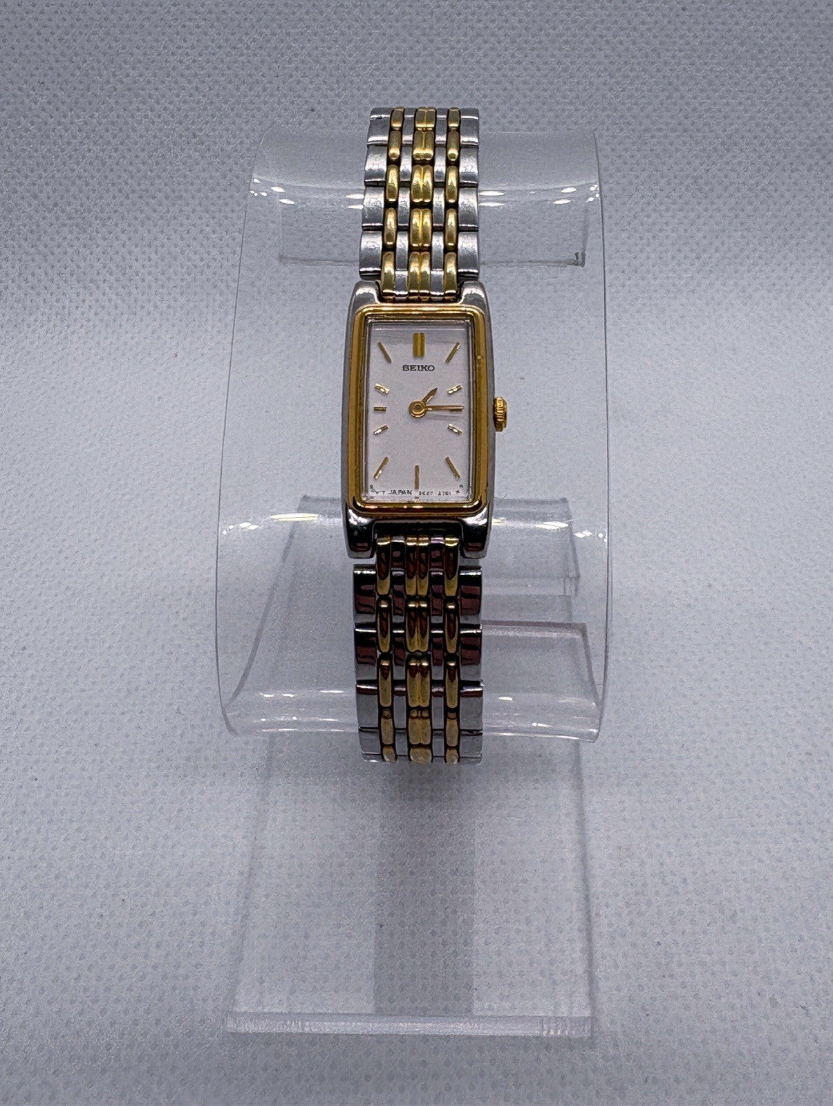 Vintage 1990 Seiko Women's Quartz Watch 13mm White Dial Two-Tone Tank Style 2E20-2761