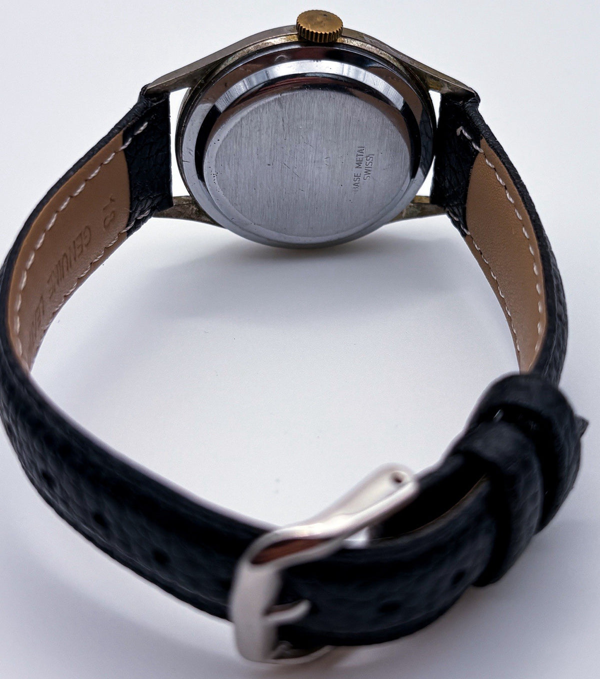 Vintage 1965 Lucerne De Luxe Swiss Mechanical Watch White Tuxedo Ring Dial Runs
