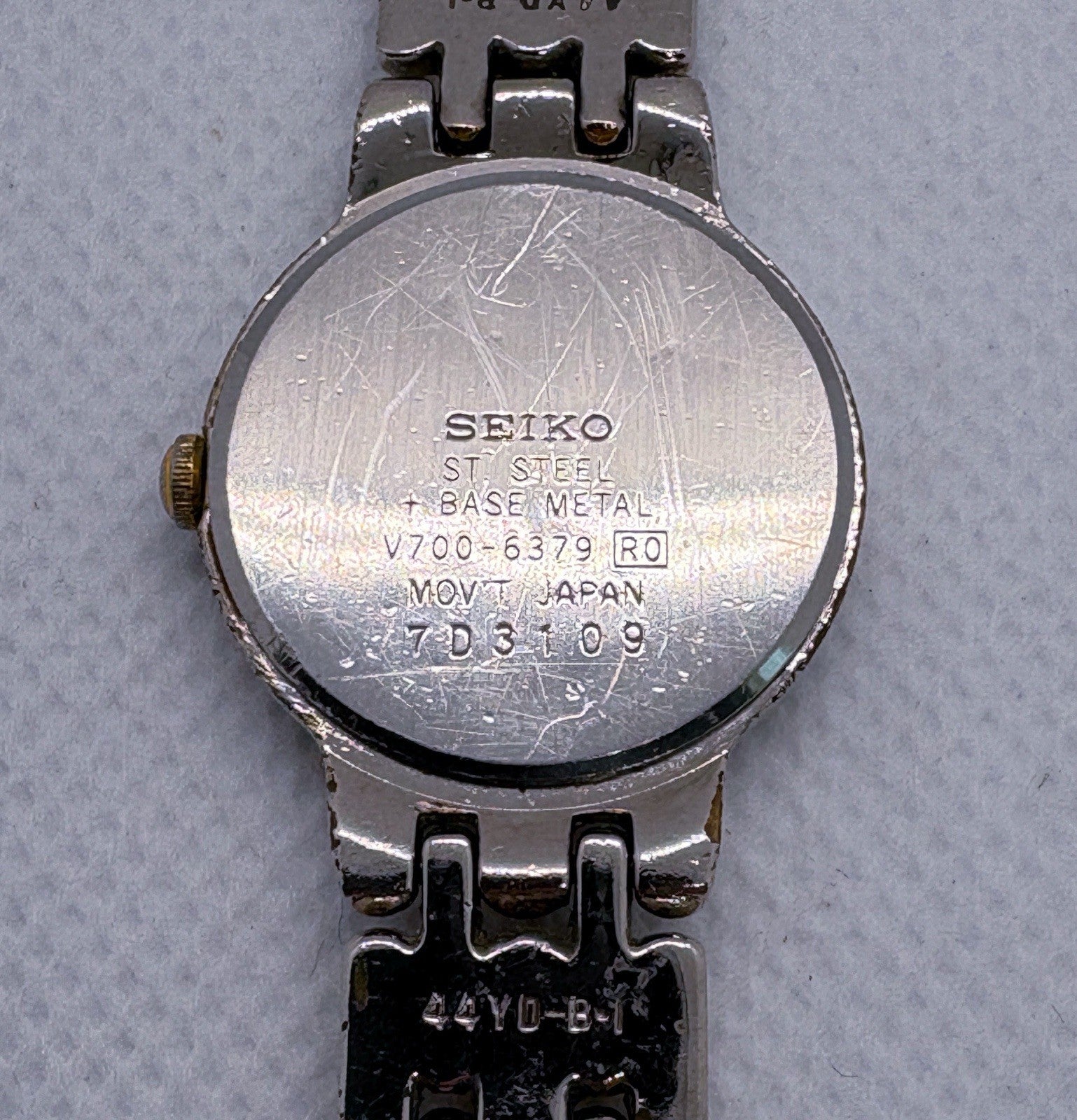 VTG 1997 Seiko V700-6379 Two-Tone Gold Silver Link Bracelet Quartz Women Watch