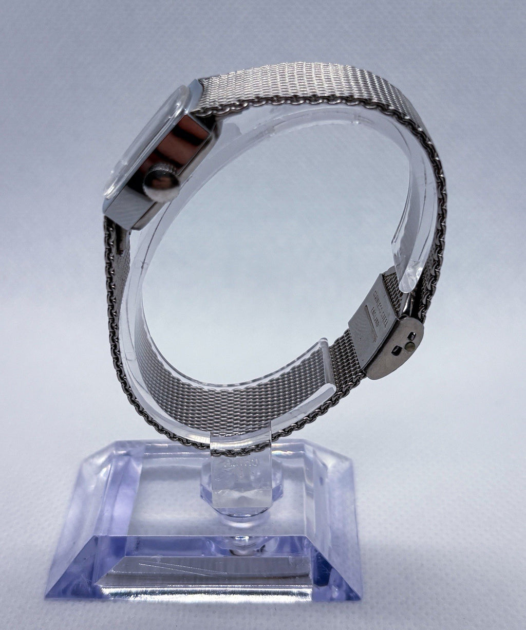 Vintage 1977 Timex Ladies Manual Wind Watch Blue Dial Silver Mesh Band Working