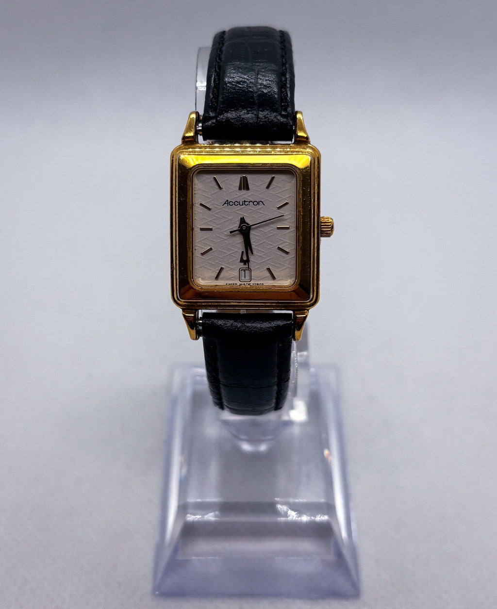 Vintage Bulova Accutron T7 Gold Tone Tank Watch Textured Date Dial Swiss Movt