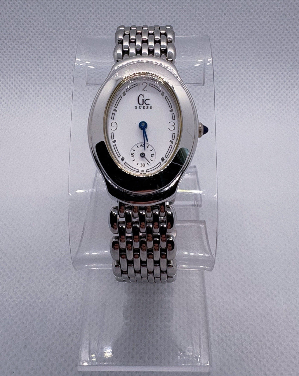 GC Guess Collection GC4000 Ladies Oval Watch Sub Second Dial Silver New Battery