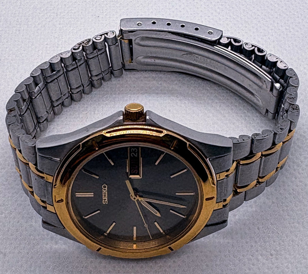 Vintage 1994 Seiko Mens Watch 36mm Gray Dial Two Tone Day Date 7N43-6A09 Quartz