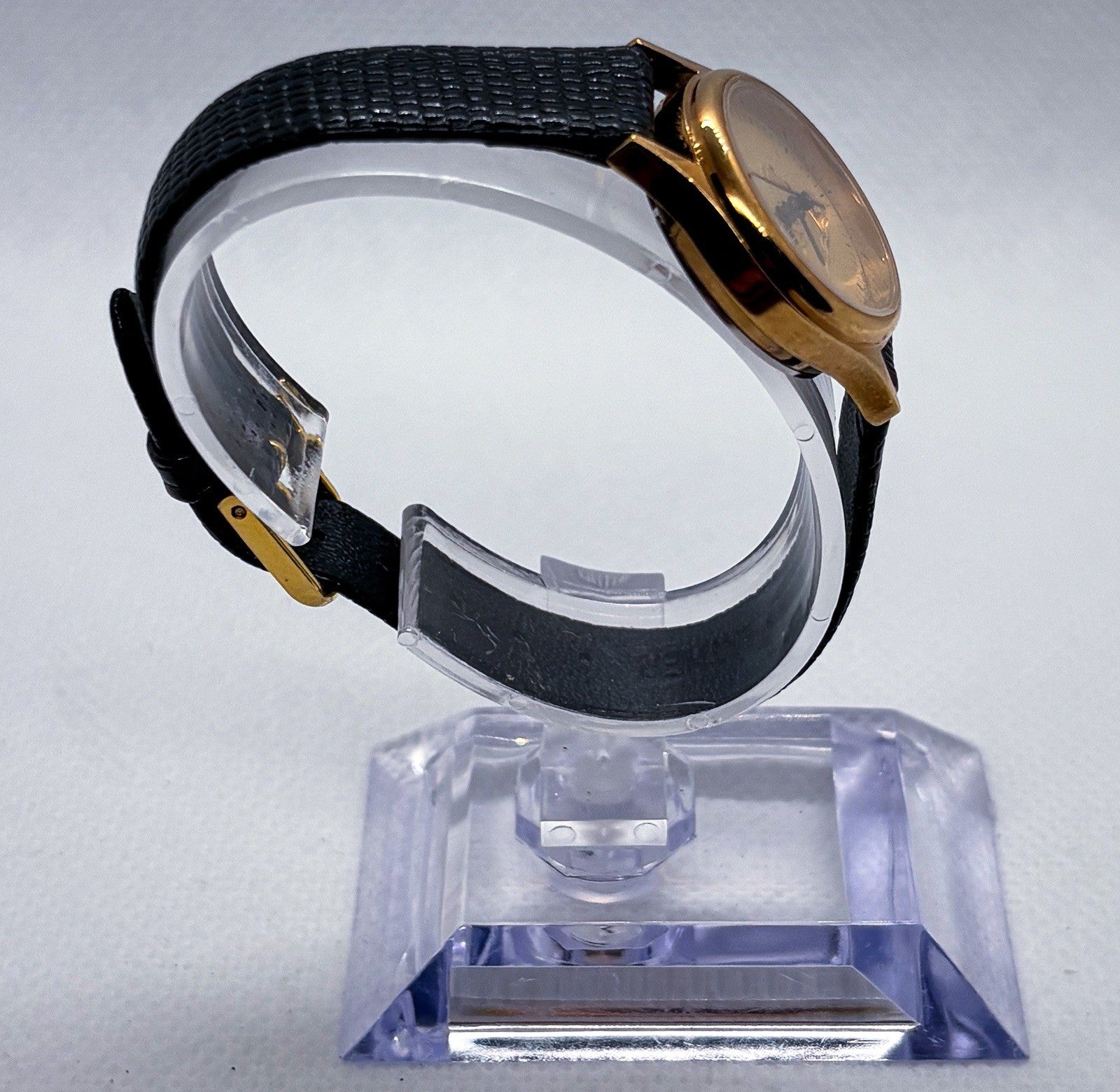 Vintage 1990s Wittnauer Ladies Watch RD2522 Mobil Oil Pegasus 24mm Gold Tone