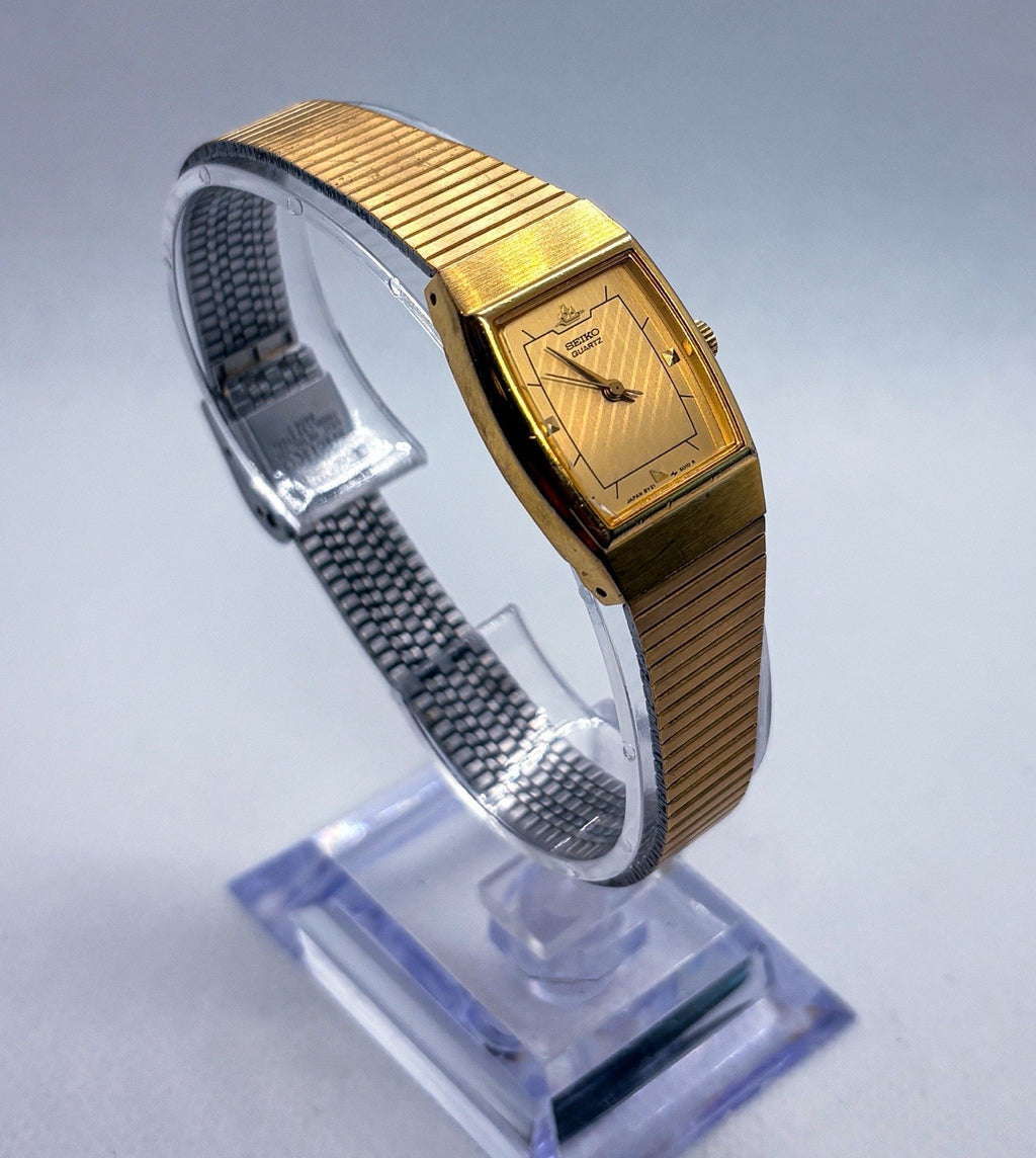 Vintage 1988 Seiko Ladies Watch 8Y21-5020 Gold Tone Tonneau Dial New Battery