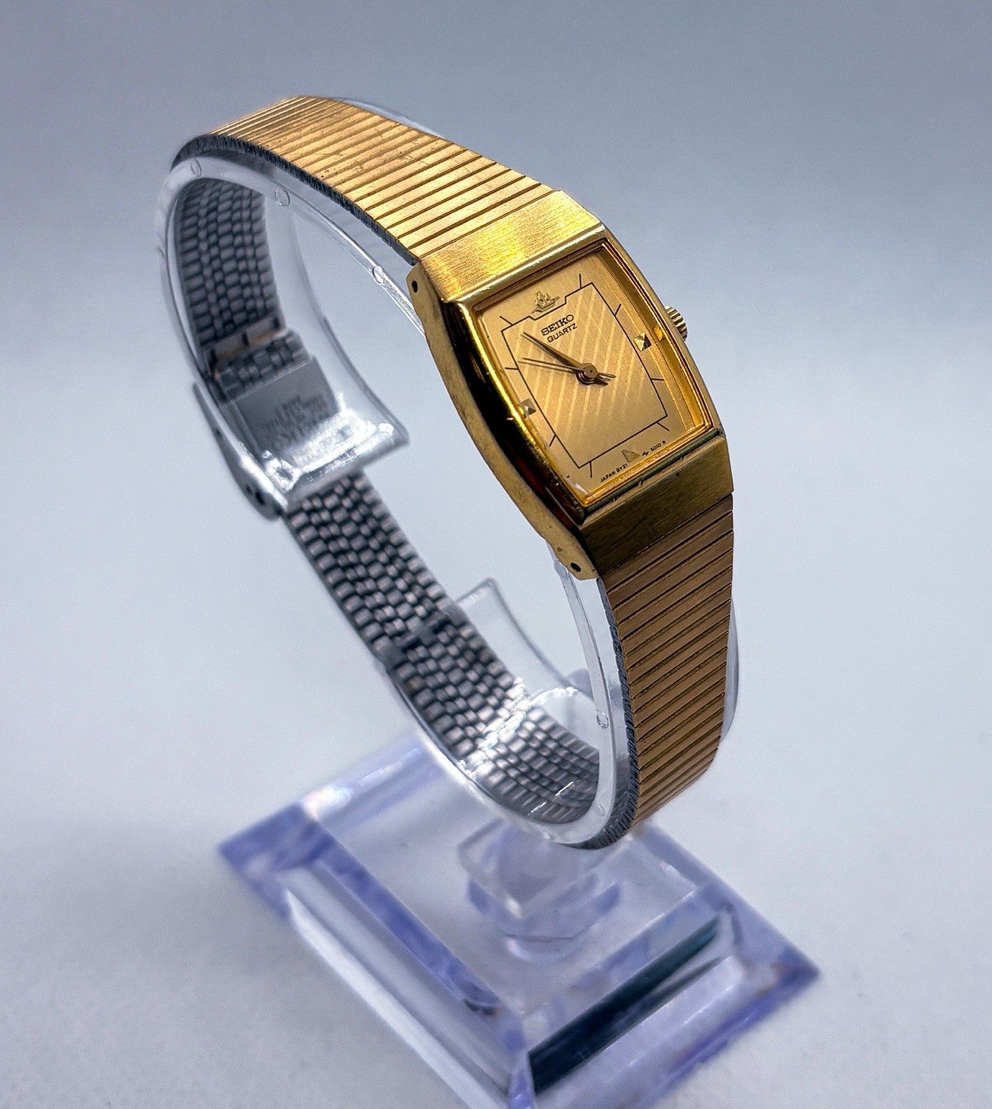 Vintage 1988 Seiko Ladies Watch 8Y21-5020 Gold Tone Tonneau Dial New Battery