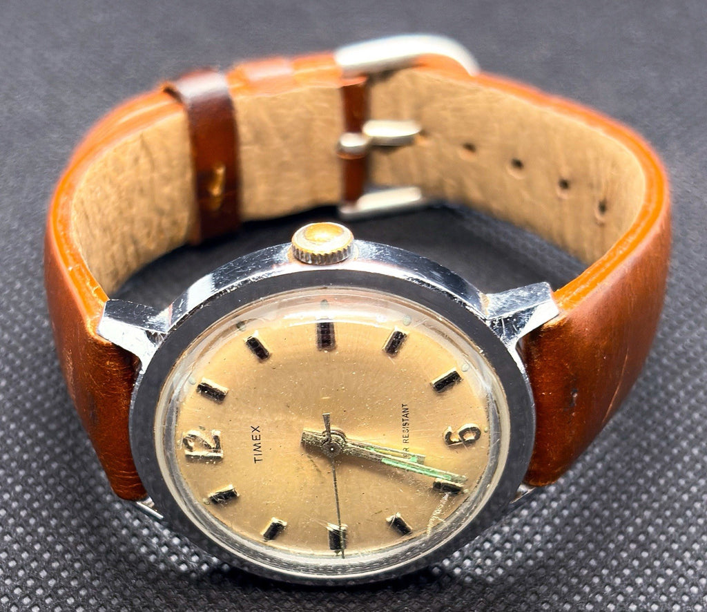 Vintage 1971 Timex Marlin 26070 2471 Champagne Sunburst Dial Manual Wind