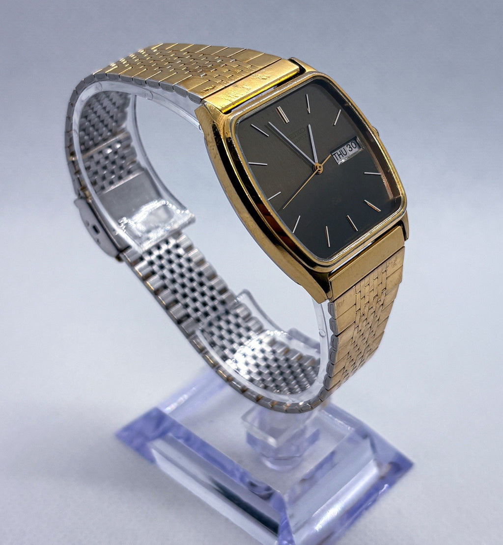 Vintage 1978 Seiko SQ Quartz Watch 2633-5029 Gold Tone Black TV Dial Day Date