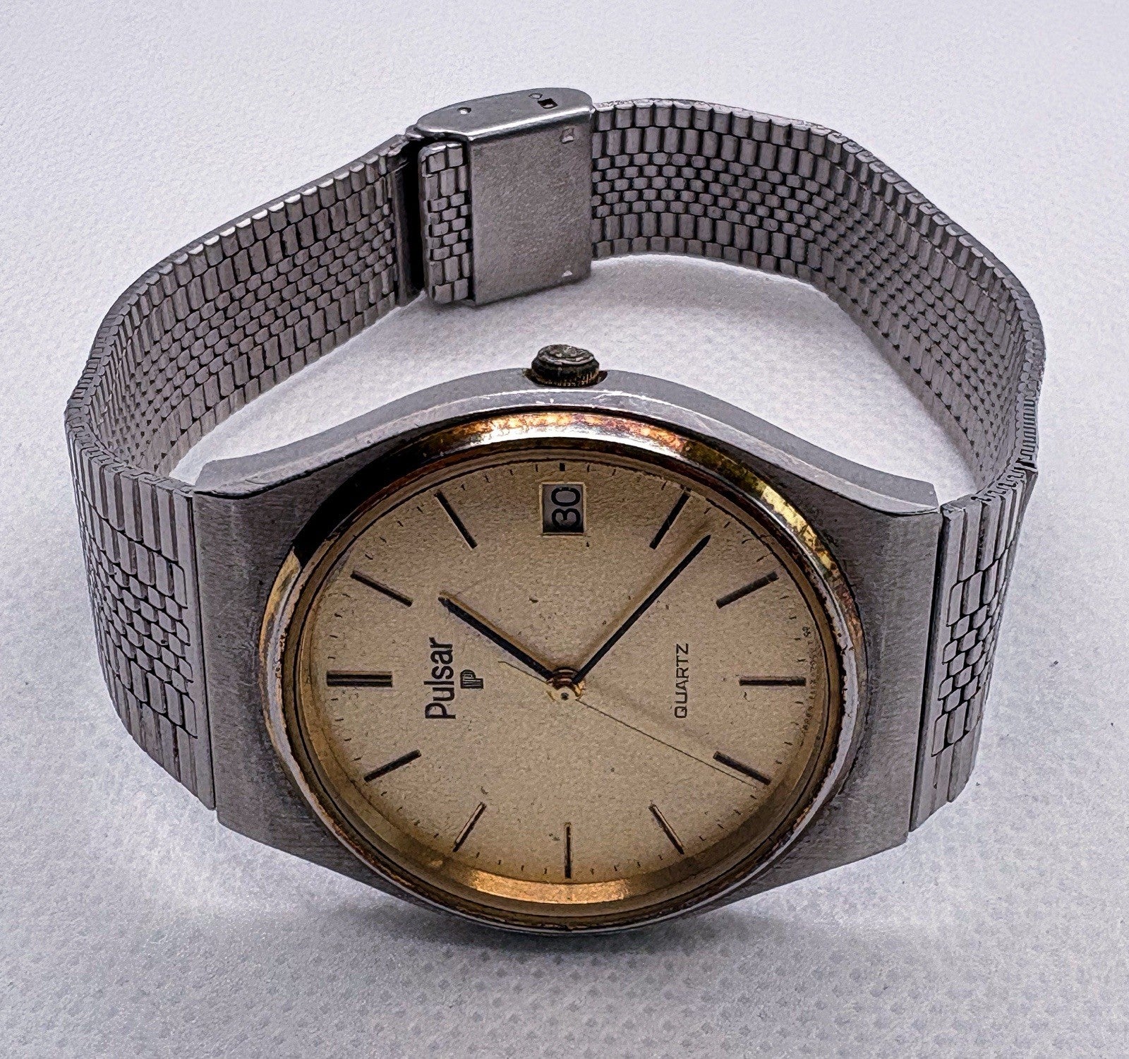 Vintage 1982 Pulsar by Seiko Quartz Men’s Watch Y112-7009 Gold Tone 34mm Date