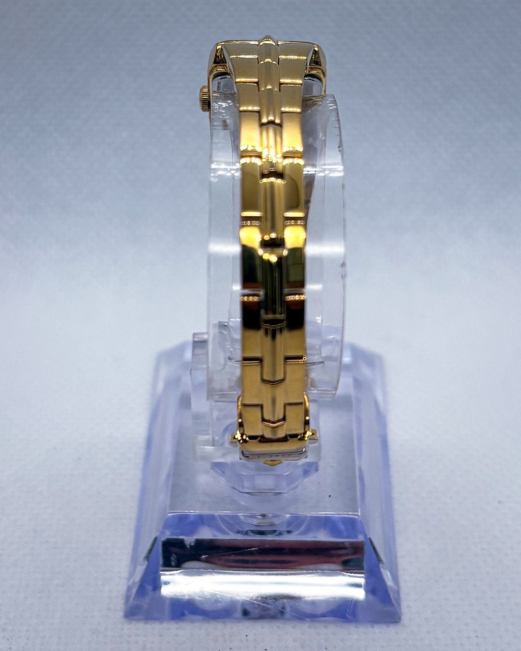 Seiko Solar Women's Tank Watch V116-0AH0 Gold Tone Rectangle Dress Wristwatch