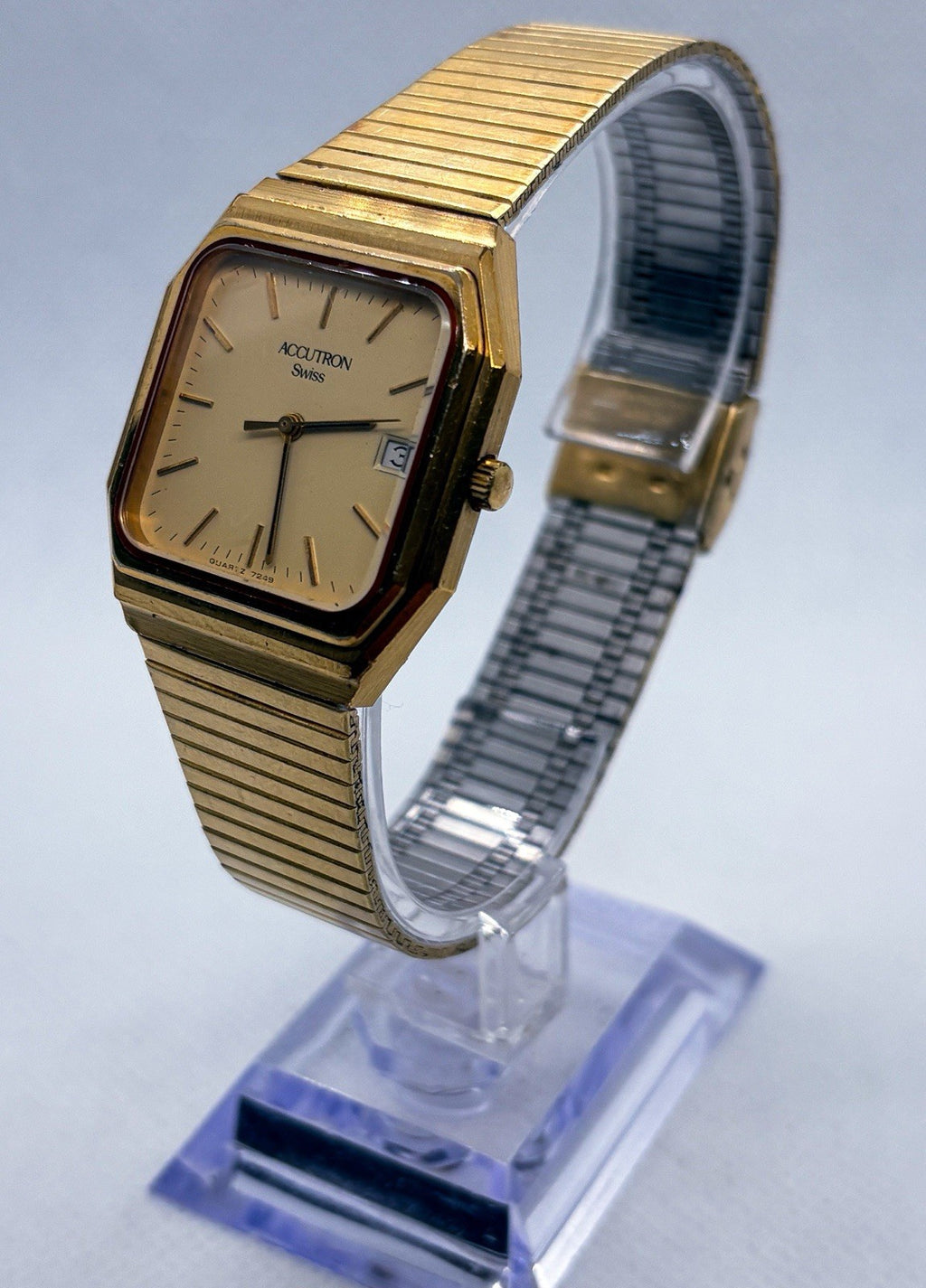 Vintage 1981 Bulova Accutron Swiss Quartz Square Watch 7249 P1 New Battery Runs