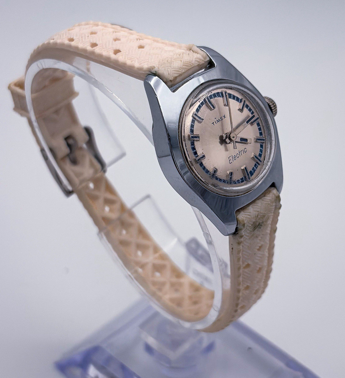 Vintage 1976 Timex Electric Ladies Watch 60351 06976 Blue Block Index Runs