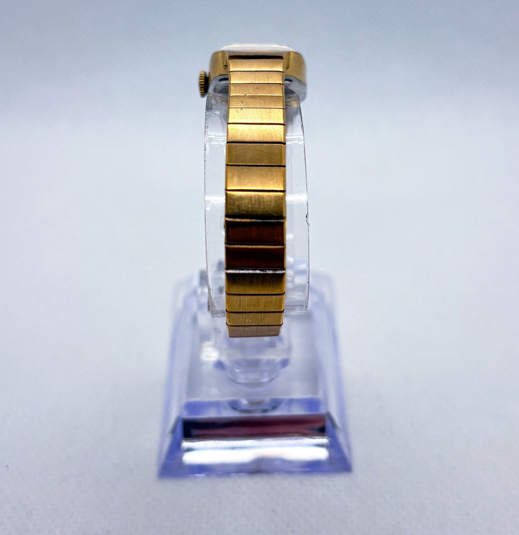 Vintage 1970s Helbros Ladies Watch 17 Jewel Manual Wind Gold Tone Cushion