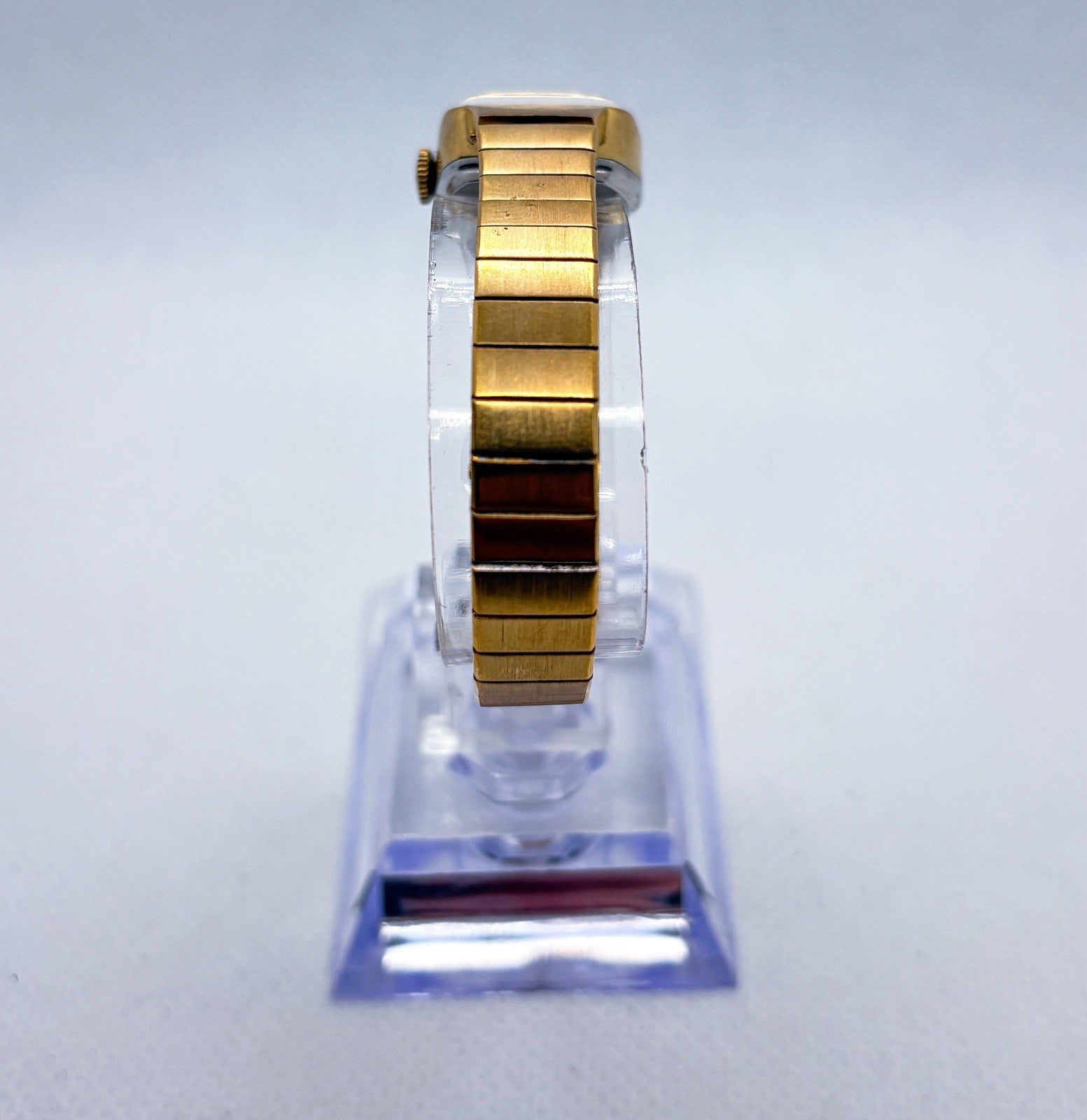 Vintage 1970s Helbros Ladies Watch 17 Jewel Manual Wind Gold Tone Cushion