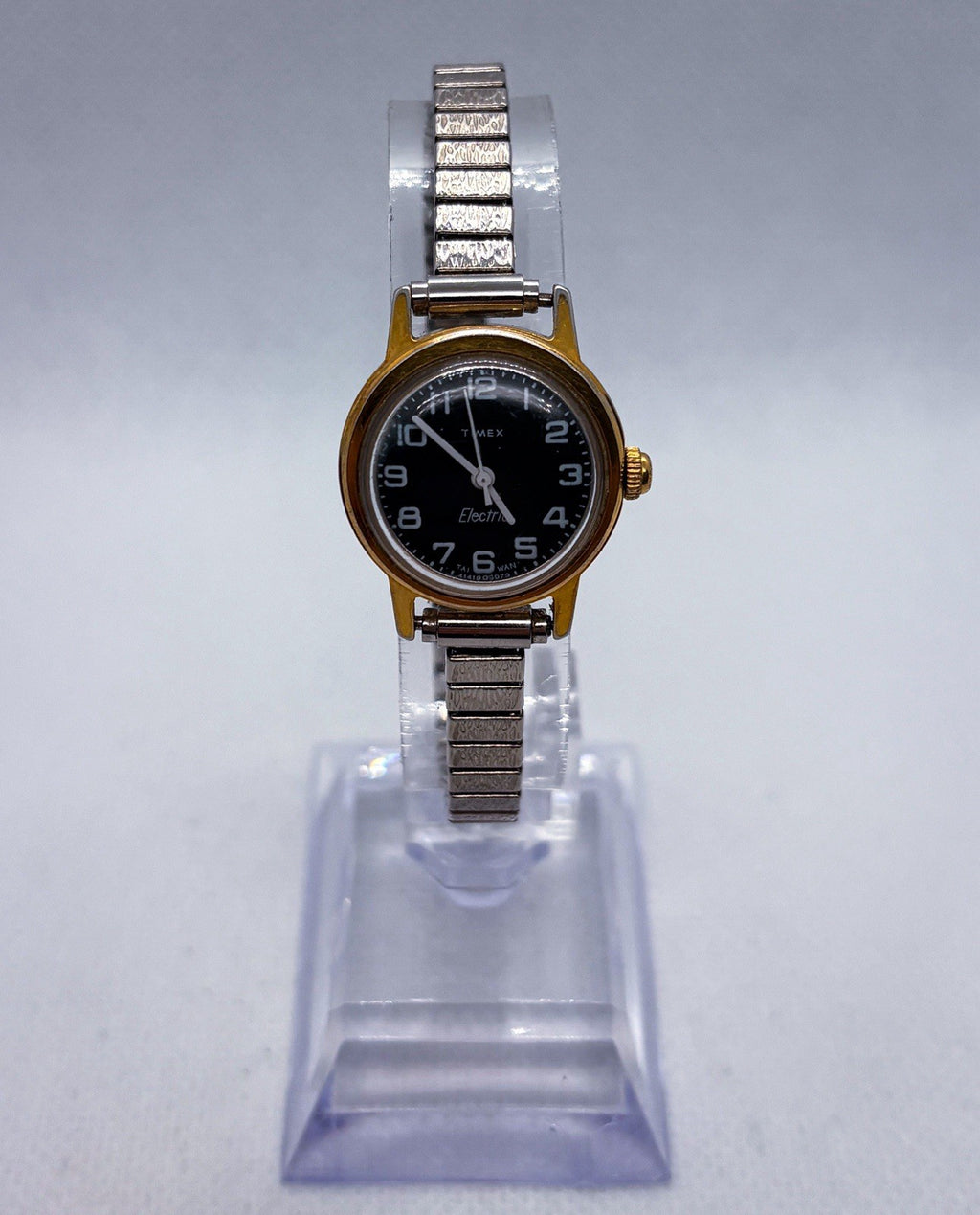 Vtg 1979 Timex Electric Women's Watch Gold Tone Case Black Dial Expansion Band