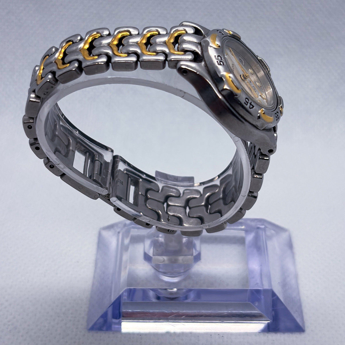 Vintage 2000 Bulova Marine Star 100m Two-Tone Quartz Ladies Watch Rare AT&T 5.5”