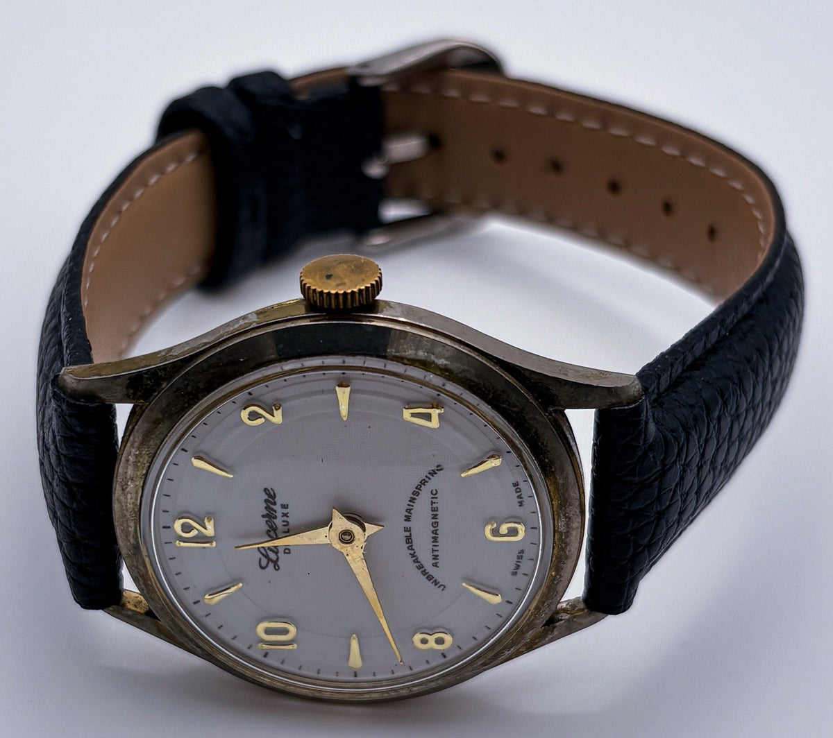 Vintage 1965 Lucerne De Luxe Swiss Mechanical Watch White Tuxedo Ring Dial Runs