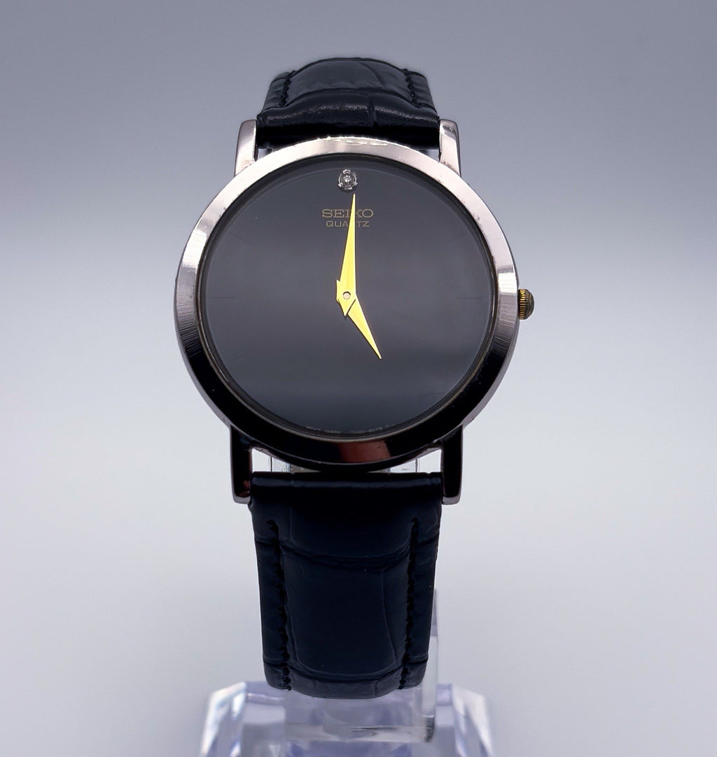 Vintage Seiko 7N00-8A49 Quartz Movt Japan Black Dial Diamond Marker Watch