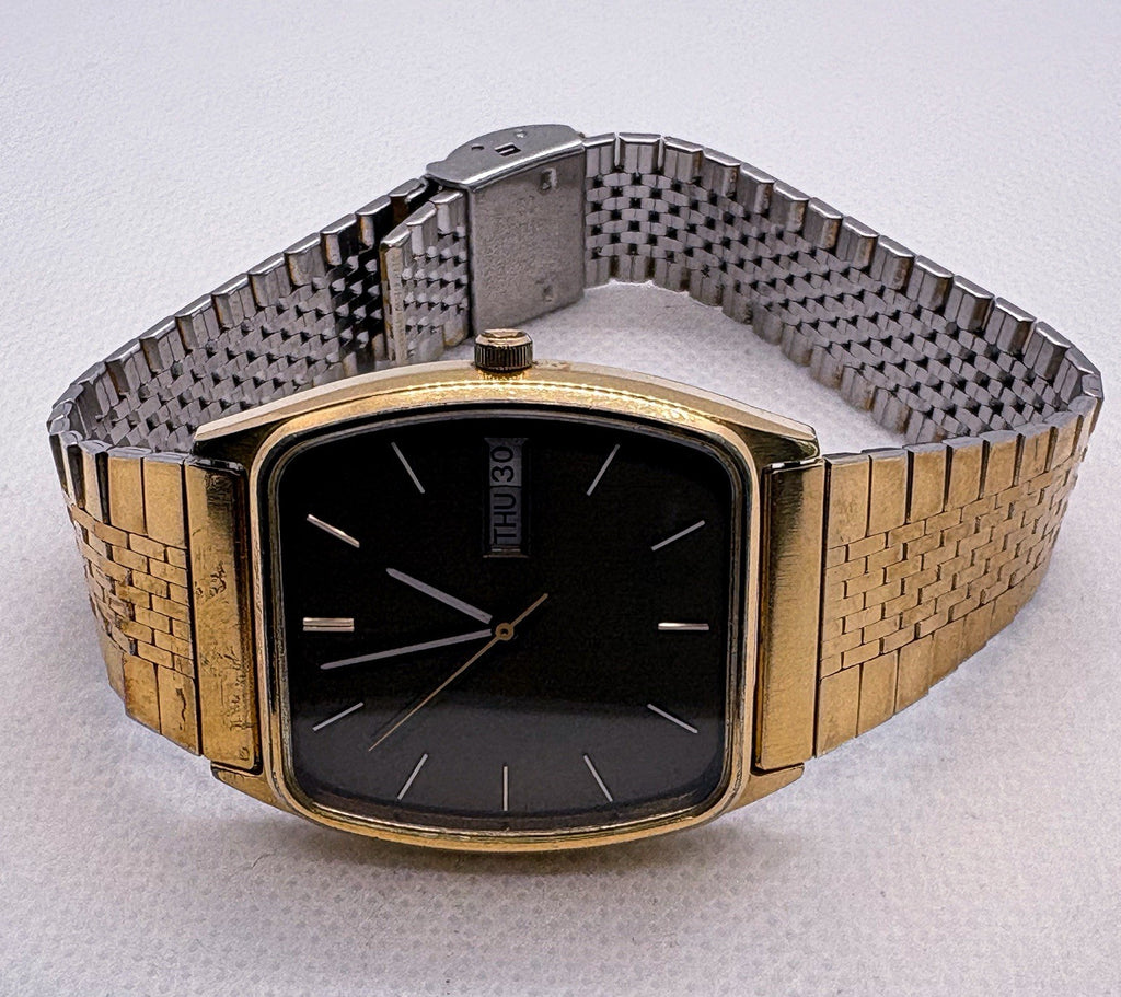 Vintage 1978 Seiko SQ Quartz Watch 2633-5029 Gold Tone Black TV Dial Day Date