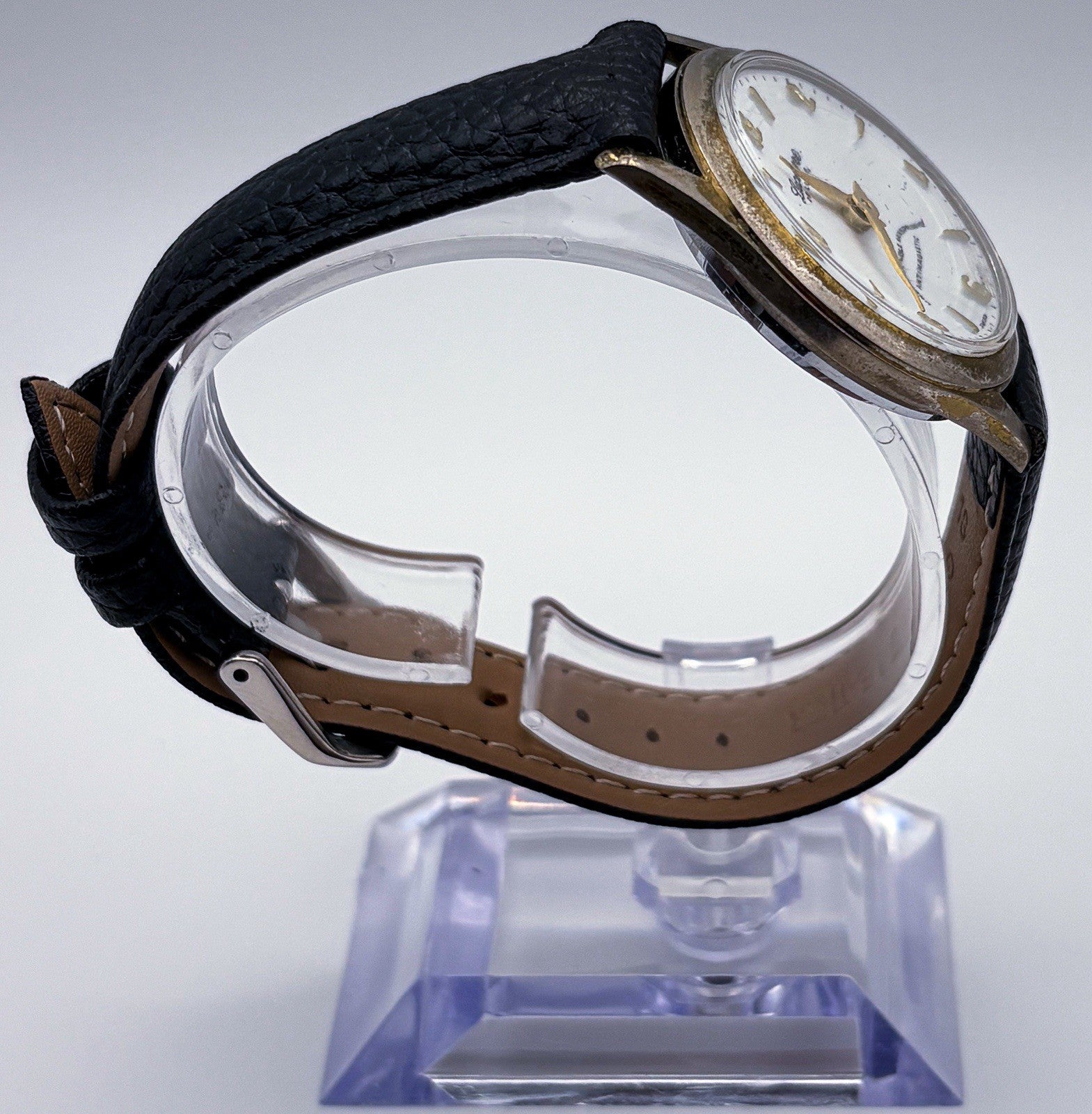 Vintage 1965 Lucerne De Luxe Swiss Mechanical Watch White Tuxedo Ring Dial Runs