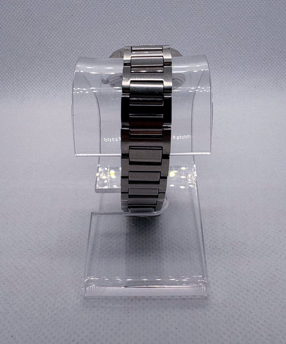 Vintage 1991 Seiko V701-2H30 A0 Ladies Watch Black Dial Silver Tone 5 Bar Quartz