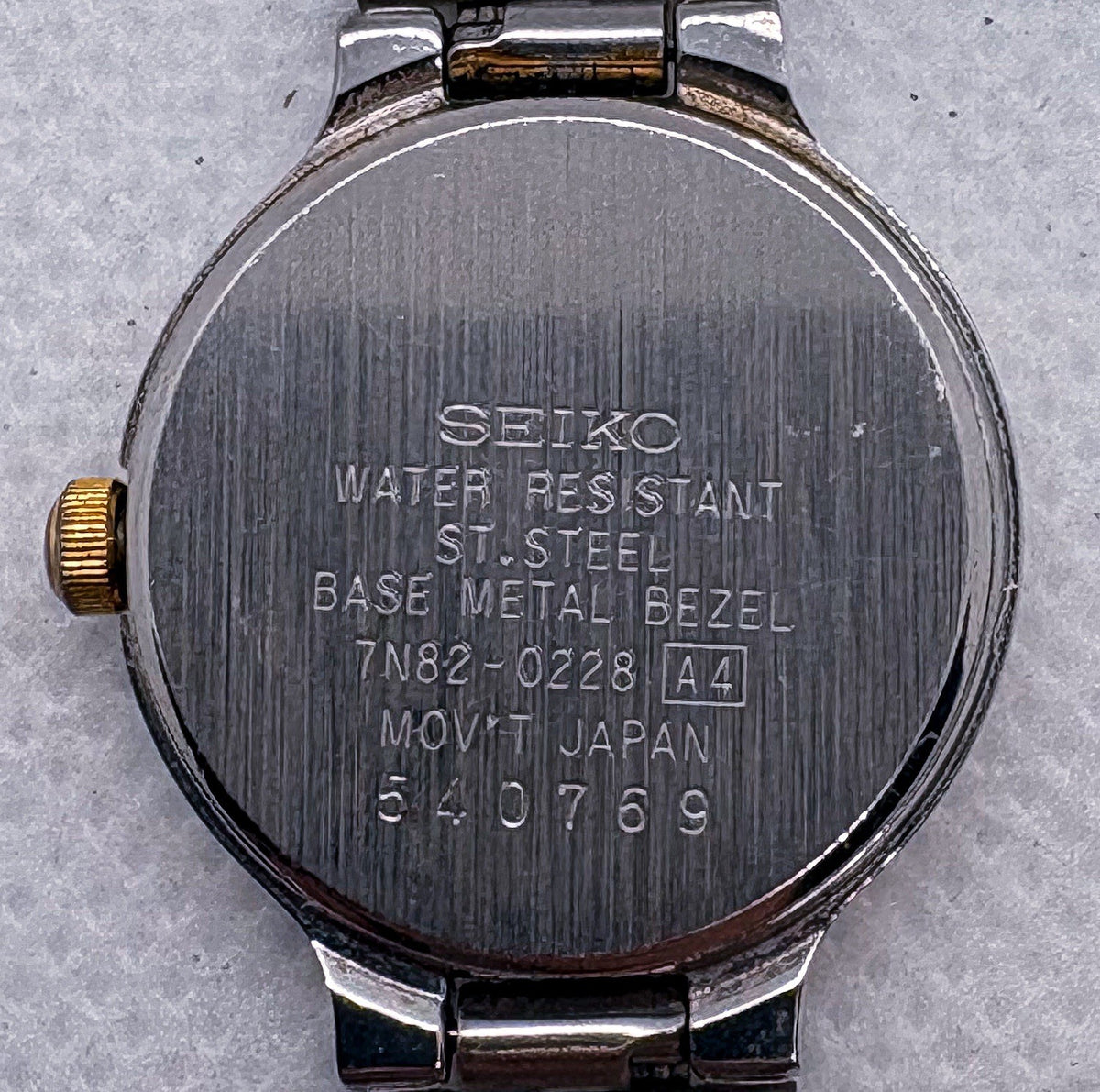 Vintage 1995 Seiko Quartz Ladies Watch 7N82-0228 Two Tone 25mm Black Dial Date