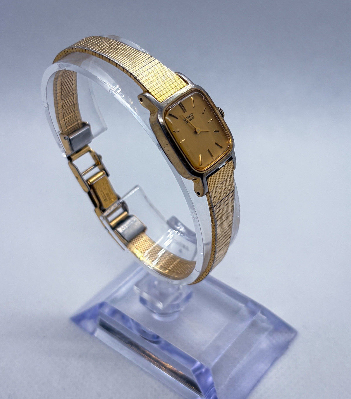 Vintage 1983 Seiko Ladies Watch 2C20-5320 Gold Tone Mesh Bracelet New Battery