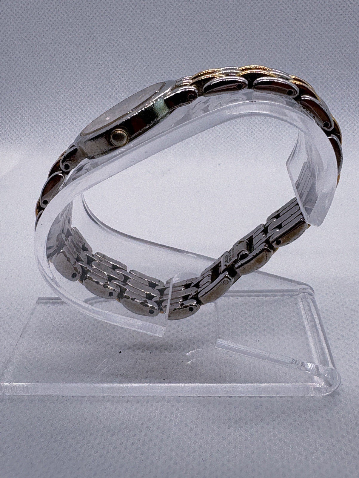 VTG 1997 Seiko V700-6379 Two-Tone Gold Silver Link Bracelet Quartz Women Watch